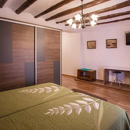 Casa Forcada * Enate